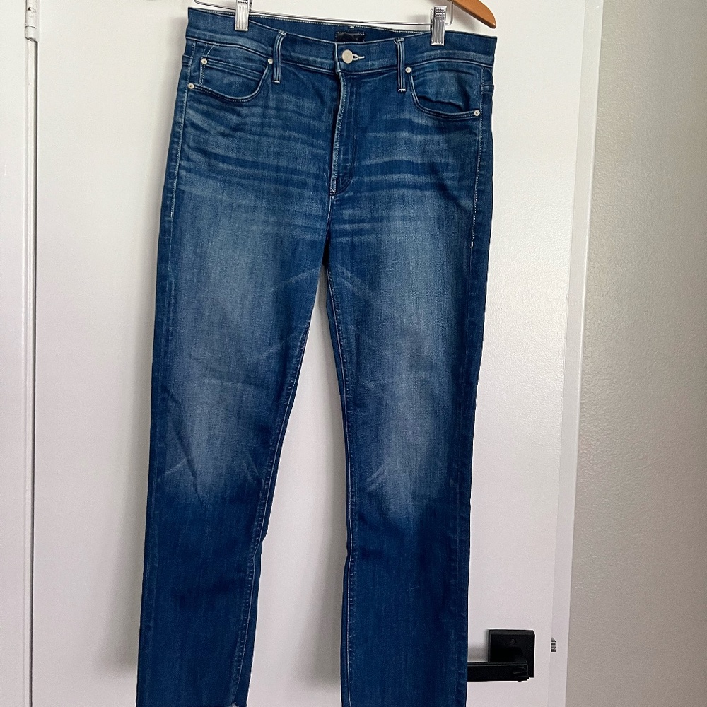 MOTHER The Mid Rise Dazzler crop Fray Jeans Squeeze It